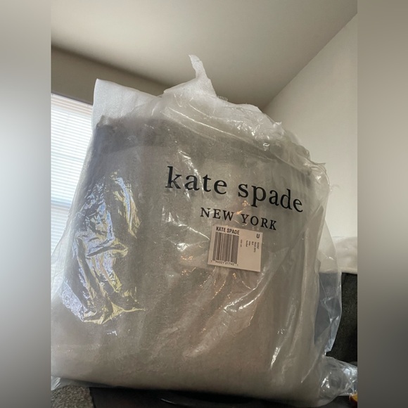 Kate Spade Black Bucket Bag with coin pouch NWT. - Picture 4 of 10